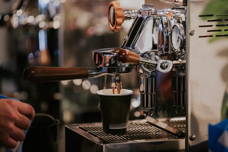 How to Choose the Best Coffee Maker for Espresso Lovers in 2026