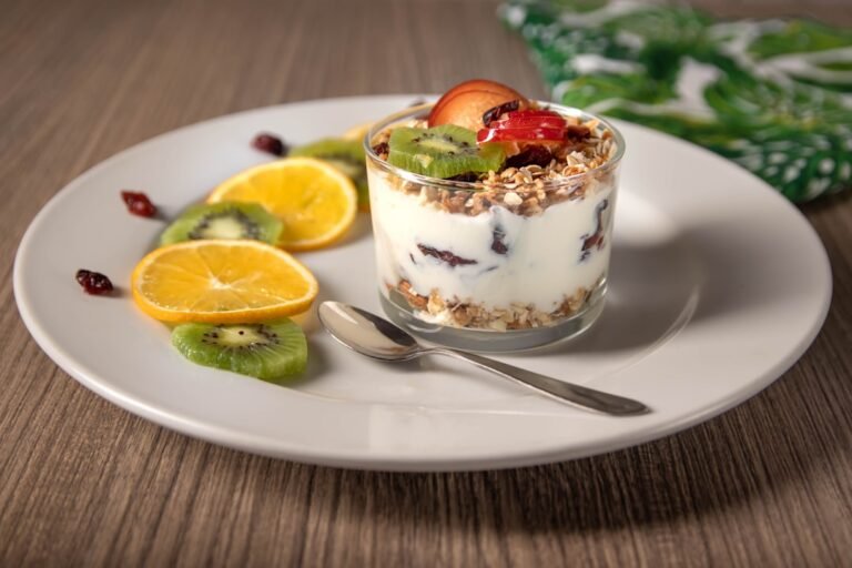 How to Use Greek Yogurt for Parfait: Layering Techniques, Best Brands & Make-Ahead Tips (2026)